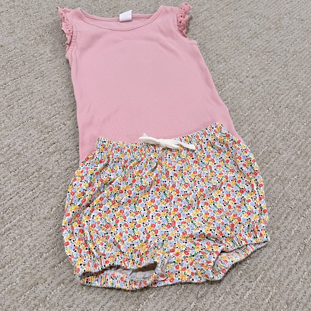 Baby Gap girls tank and shorts 2T